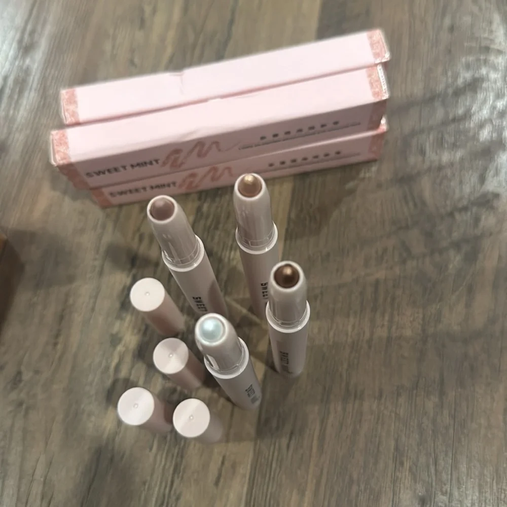 Sweet Mint Eyeshadow Pen